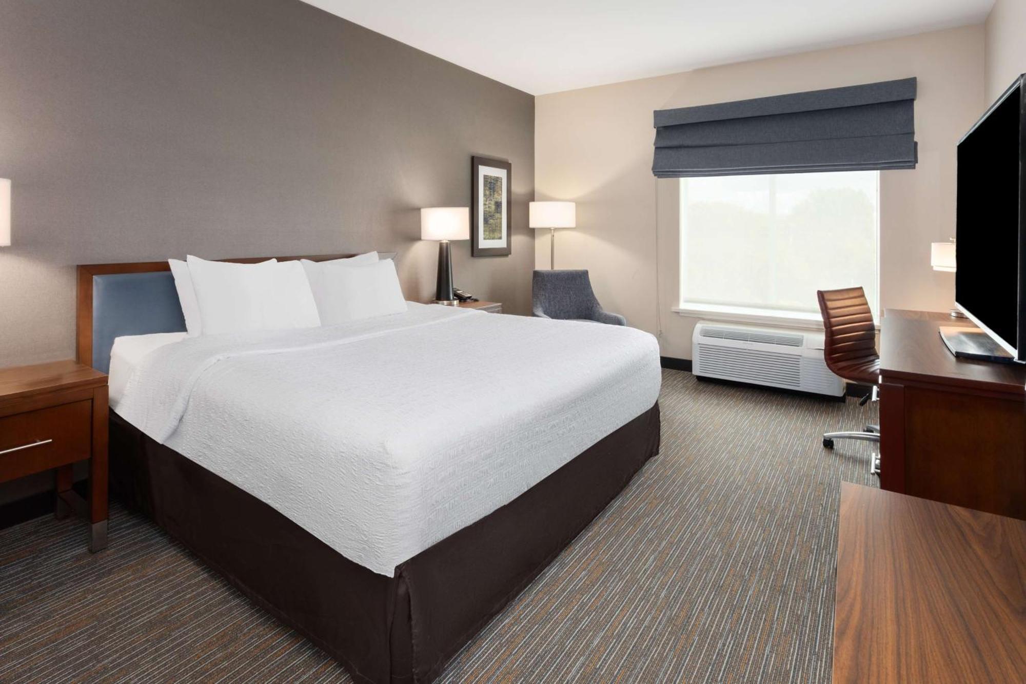 Hampton Inn By Hilton Nashville Airport Century Place Exterior photo
