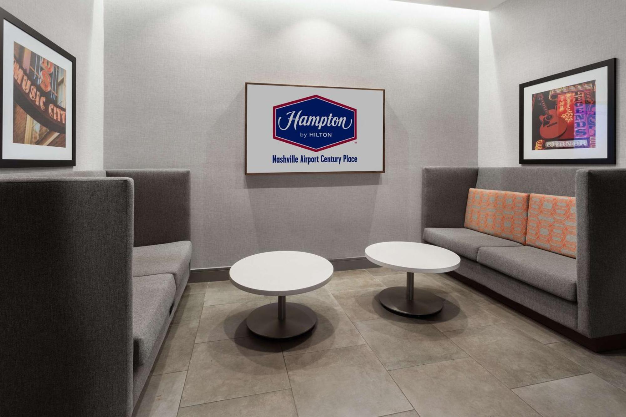 Hampton Inn By Hilton Nashville Airport Century Place Exterior photo