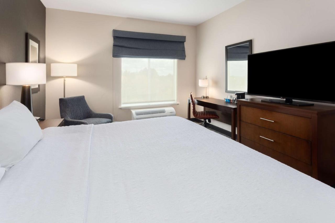 Hampton Inn By Hilton Nashville Airport Century Place Exterior photo